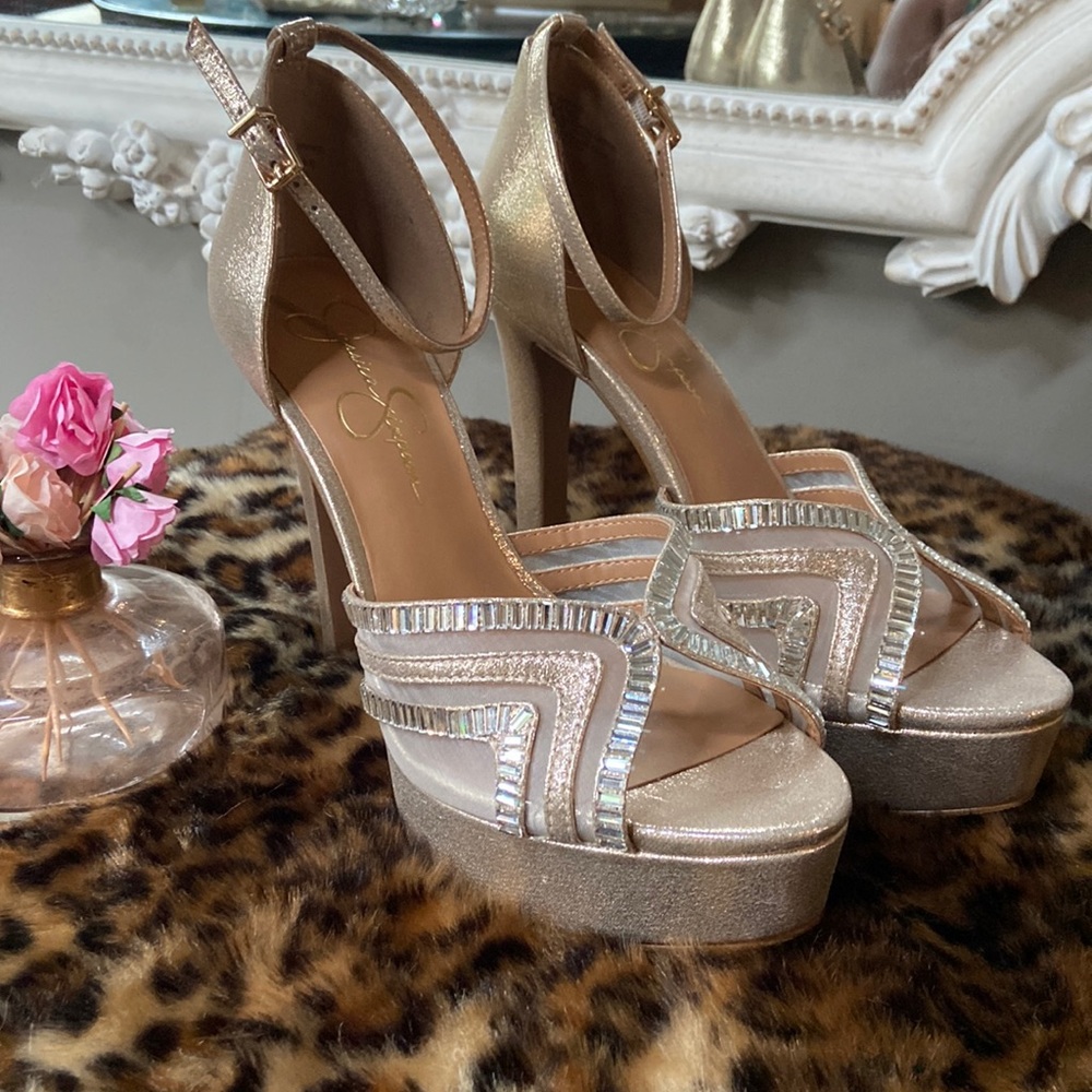 Gorgeous Jessica Simpson heels approx 5”inches in height